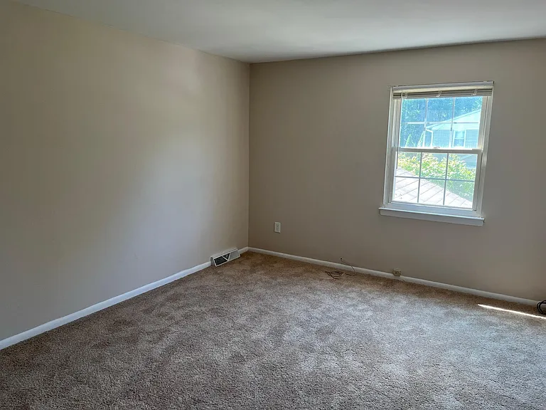 741 Jackson St — Photo 12