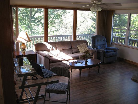 4th image of 573 Cedar Hollow Dr
