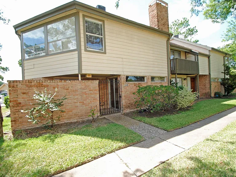 738 Country Place Dr #C — Photo 32