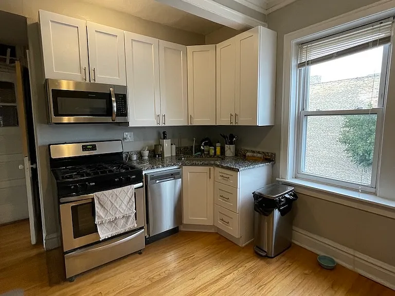 2910 N Albany Ave #1E — Photo 6