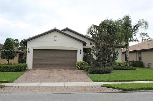 620 SE Monet Dr Photo 1