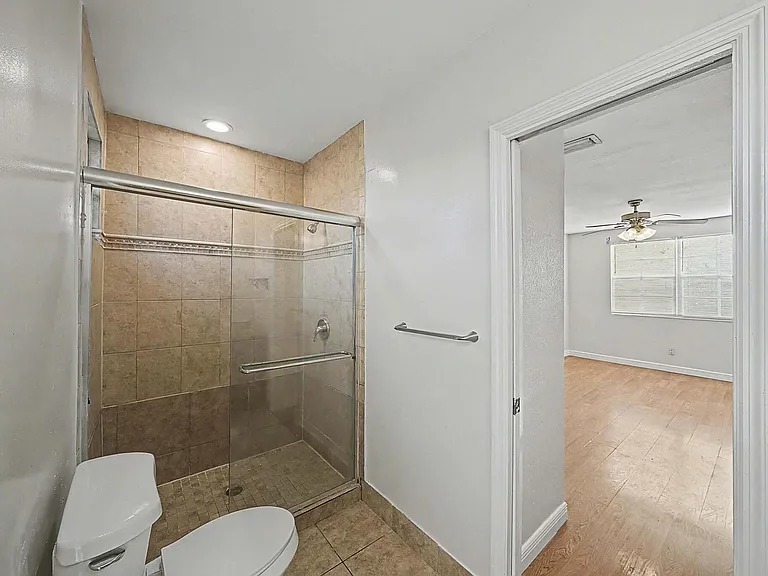 5789 Woodland Point Dr — Photo 46
