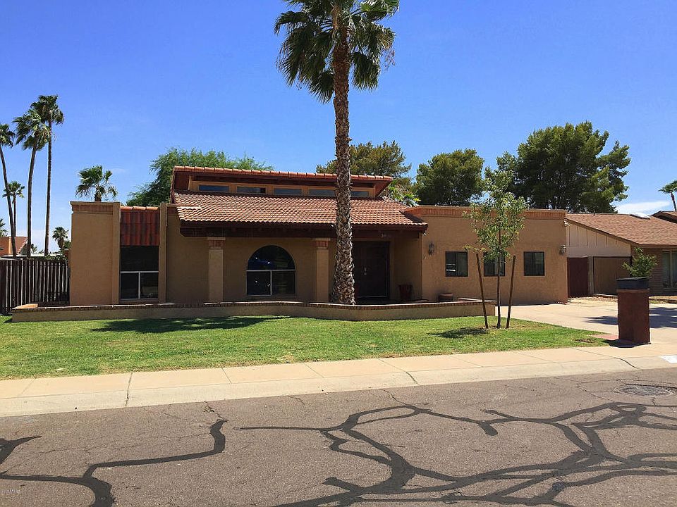 1st image of 3909 W Voltaire Ave