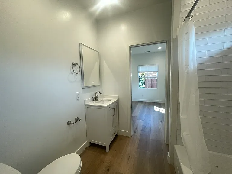 220 W Arrellaga St — Photo 10