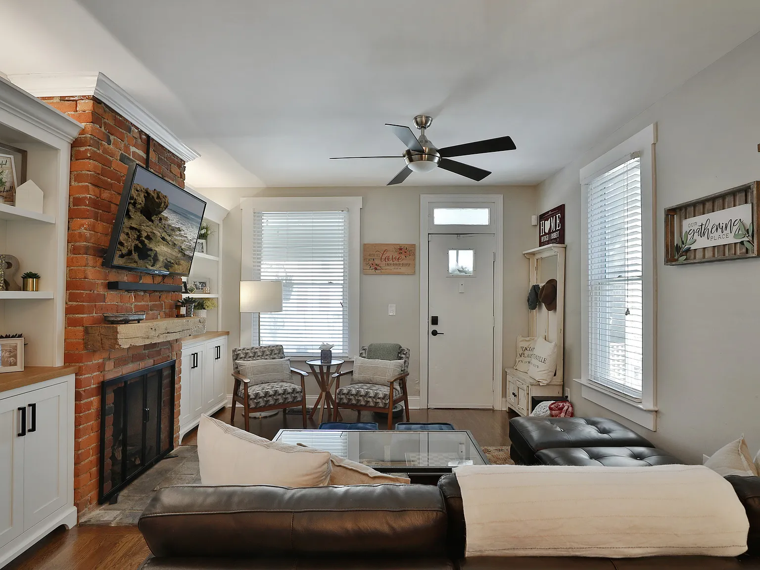 2 bed, 1.5 bath, 1130 sqft, $2,250 — Photo 3