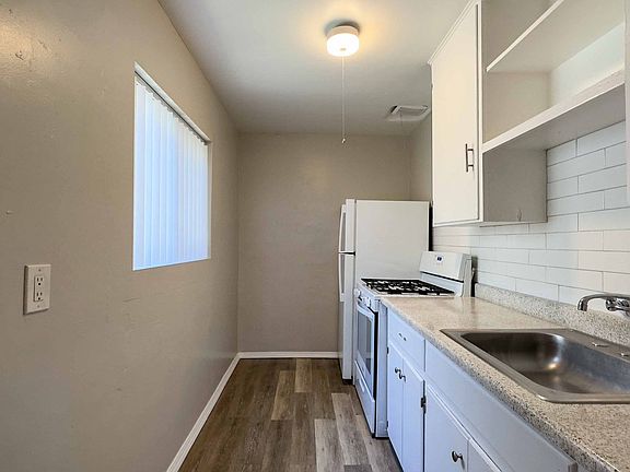3rd image of 2143 Franklin Ave APT 11