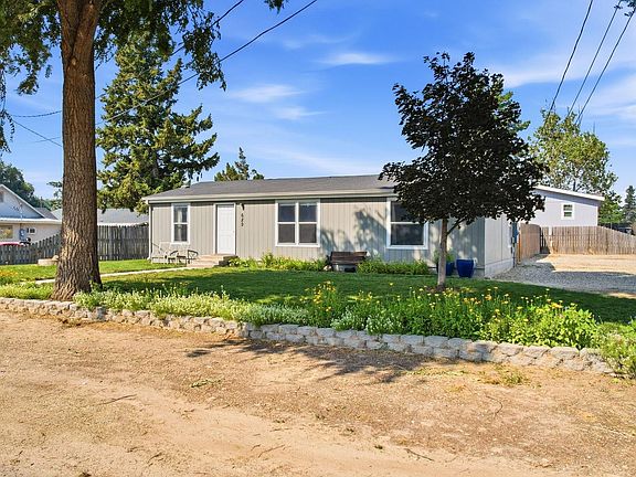 2nd image of 689 Notus Rd