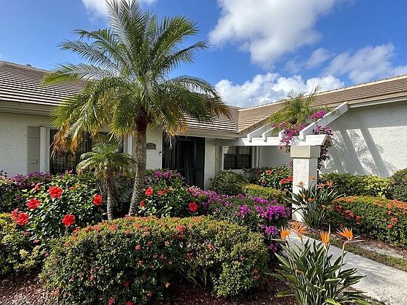 3rd image of 6594 Casabella Ln