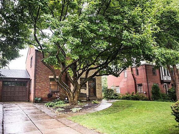 2nd image of 303 Thompson Dr