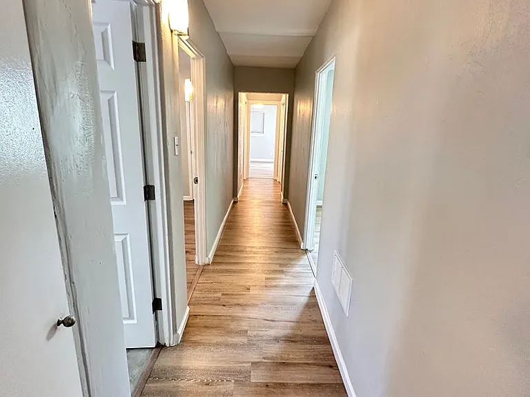2120 La Veta Dr NE — Photo 40