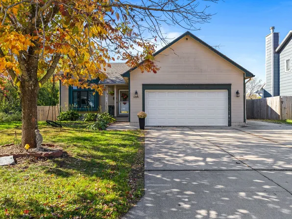 3024 Deerpath Ct, Des Moines, IA 50320