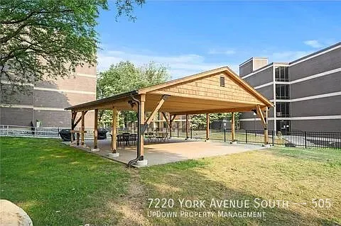 7220 York Ave S #505 — Photo 25