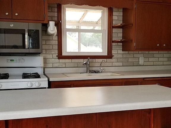 5th image of 702 E Prince St