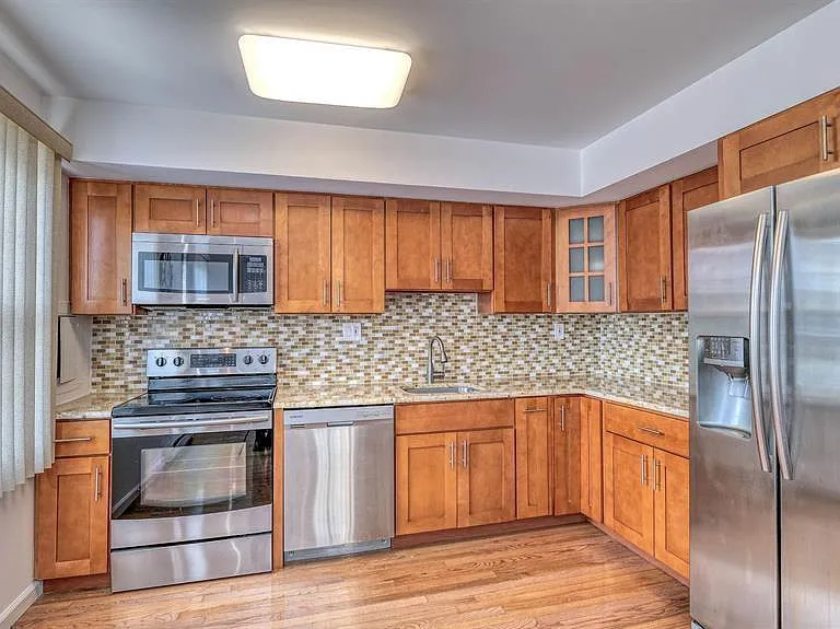 9709 Monmouth Ave #C2 — Photo 8
