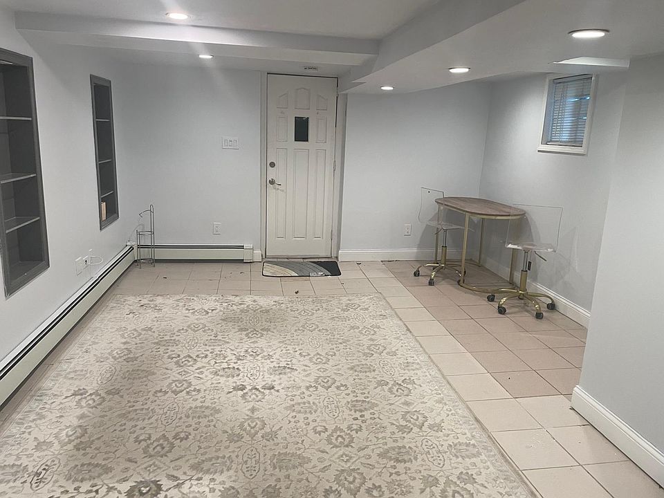 1st image of 2880 E 197th St
