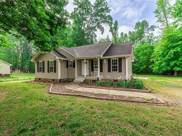 106 E Luther Ave, Liberty, NC 27298