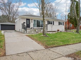 1156 Sycamore Dr, Rochester, MI