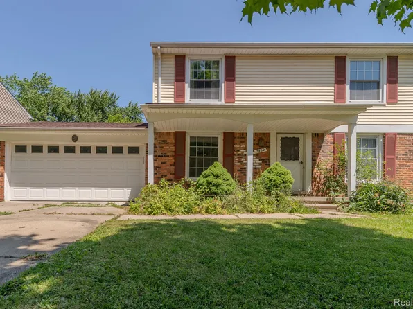 2432 Carriage Ct, Ypsilanti, MI 48197