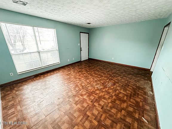 3rd image of 2514 McCampbell Ave