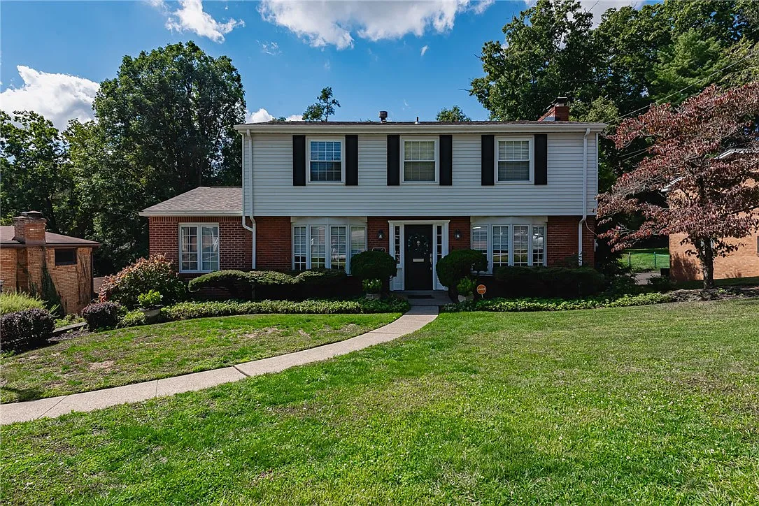 1216 Harvest Dr photo 1