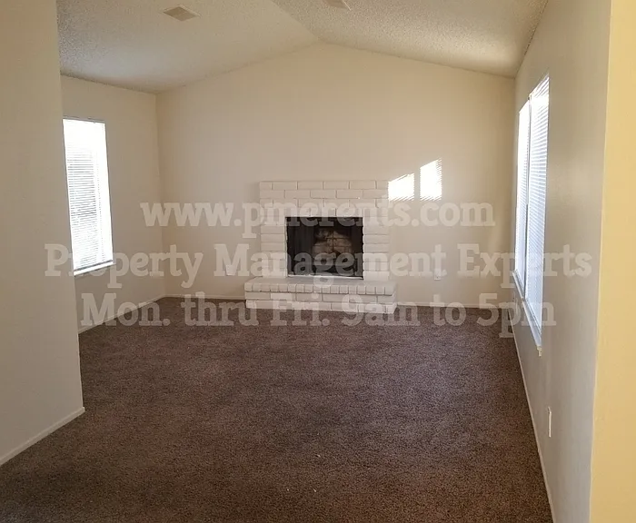 3016 Snowberry Ln — Photo 4
