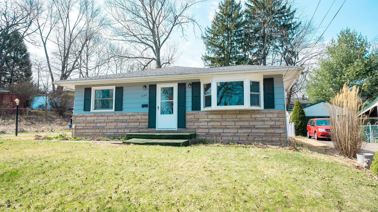 1222 Clifton Ave photo 1