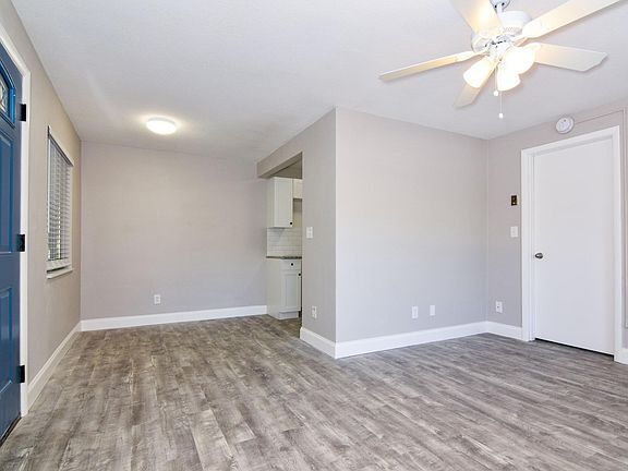 5th image of 10 Beach Dr NE #10