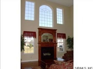 2816 Bristol Way, Glen Carbon, IL 62034