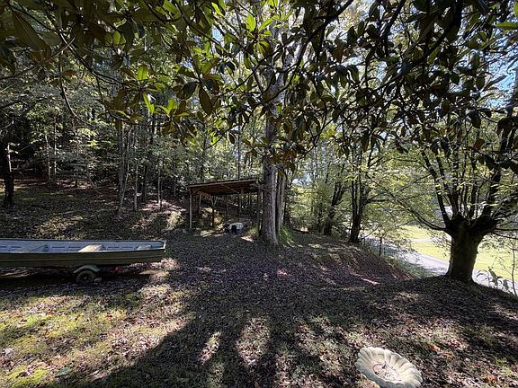 2nd image of 1760 Flat Branch Rd