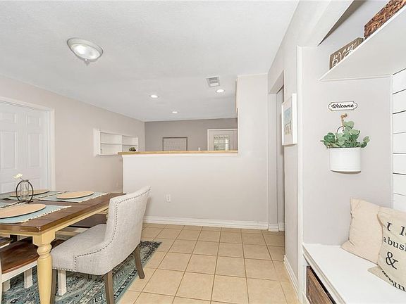 5th image of 17 Stonegate Dr