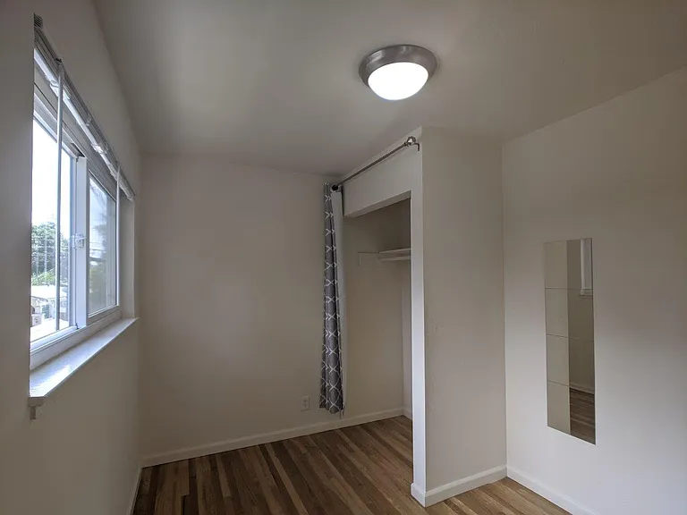 Vanguard Apartments — Photo 32