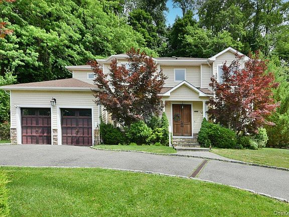 2nd image of 245 Harbor Hill Road