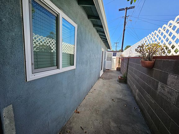 2nd image of 1905 Keeler St #B