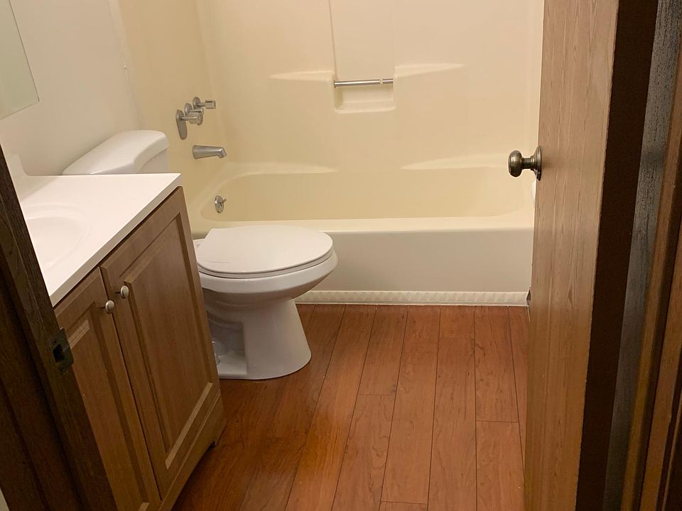 2nd image of 4414 Kennedy Dr #203