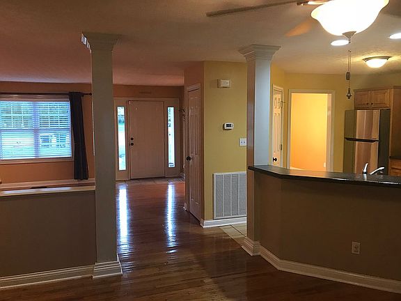 5th image of 170 Jacklyn Ct