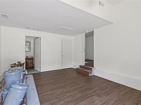 4th image of 281 S Florida St