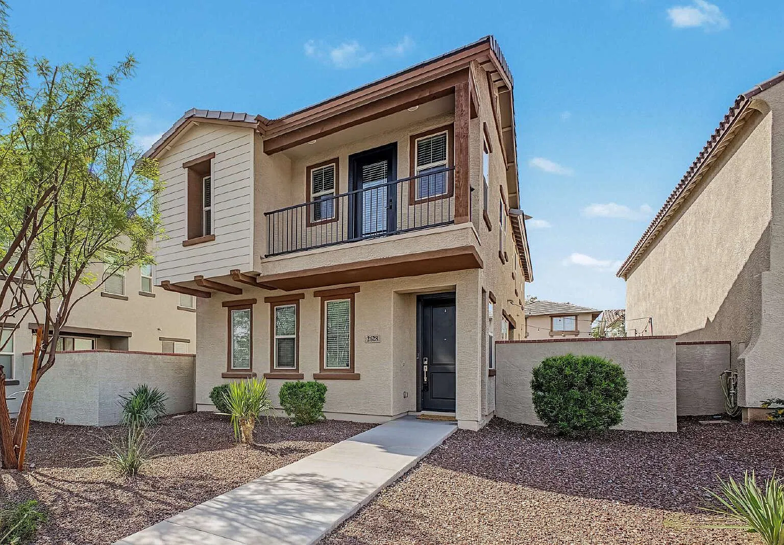 3 bed, 2.5 bath, 2029 sqft, $2,150 — Photo 3
