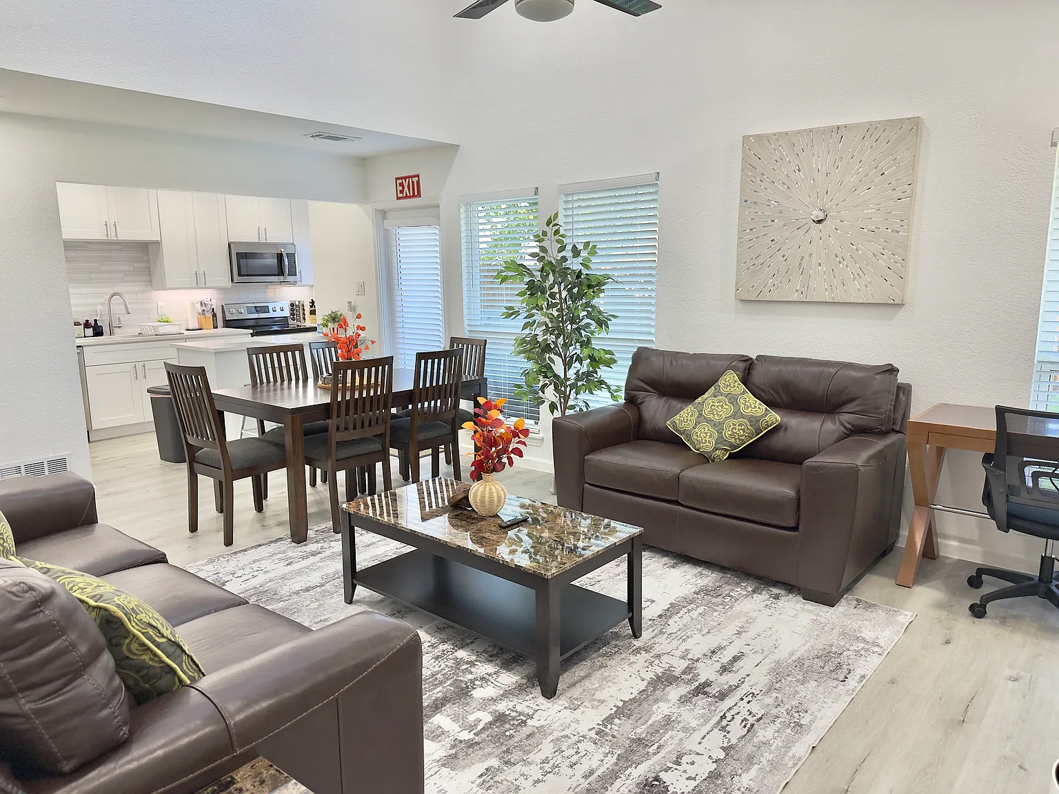 3 bed, 1500 sqft, $4,200 — Photo 1