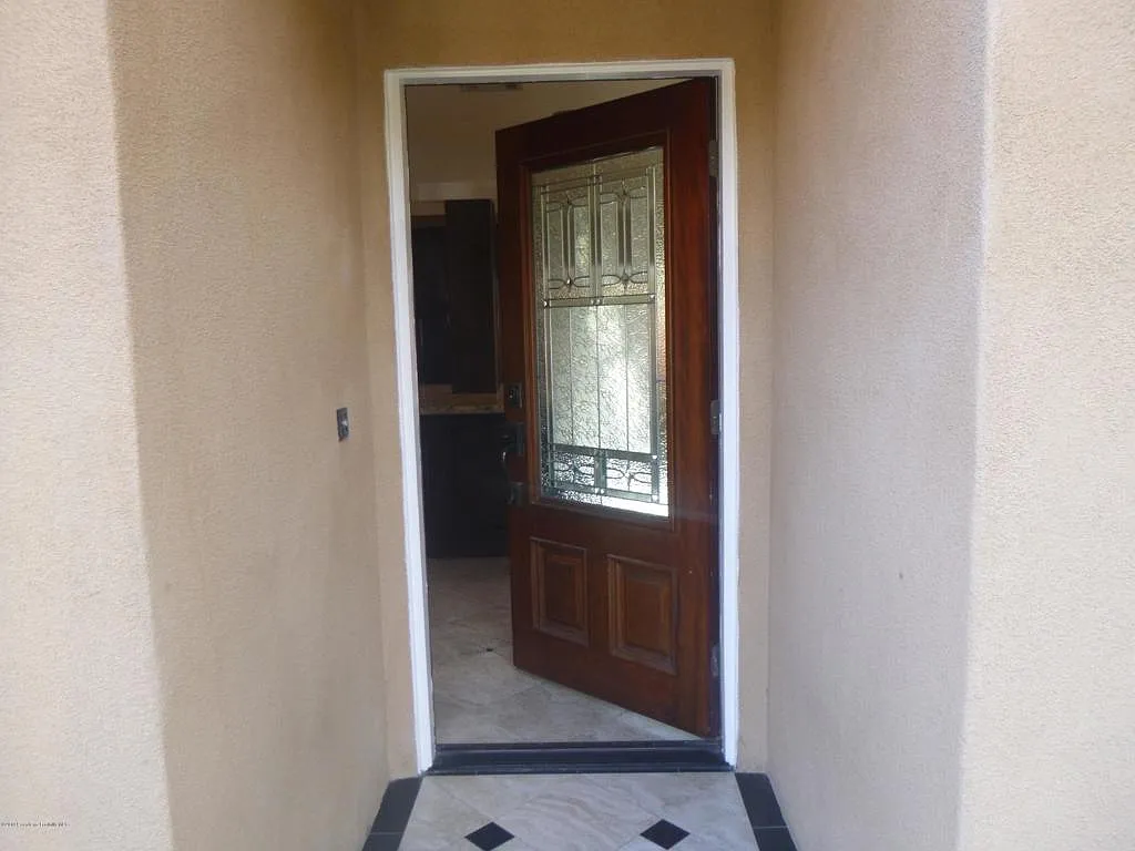 4 bed, 1.5 bath, 1100 sqft, $3,600 — Photo 4