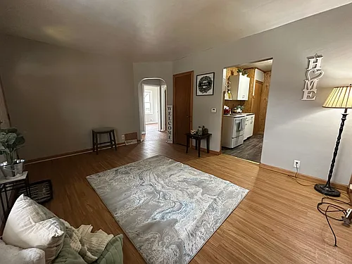 322 Lester St Photo 1