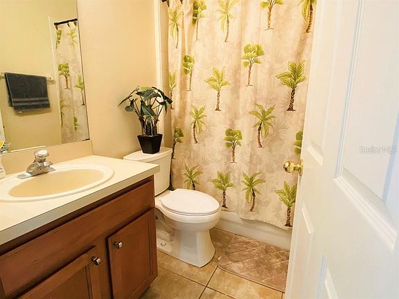 4th image of 4590 Redmond Pl