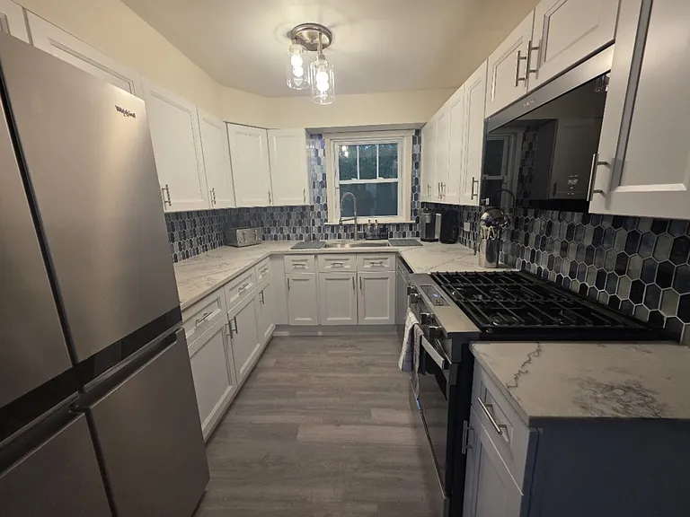 Cora Ave — Photo 11