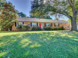 517 Dent Pl, Chesapeake, VA 23325