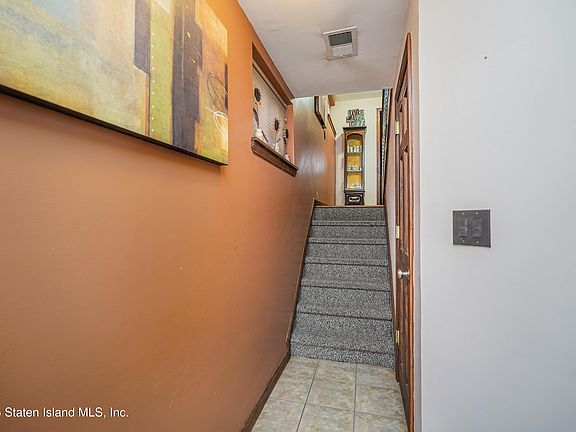 4th image of 131 Grand Ave