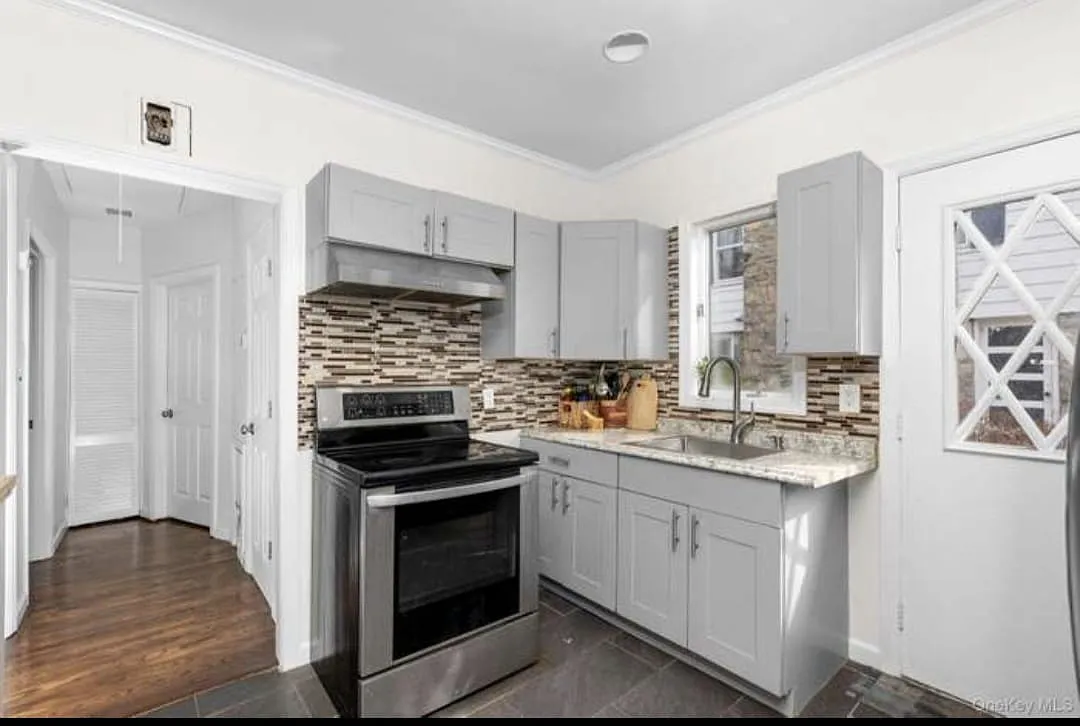 2 bed, 1032 sqft, $3,450 — Photo 2