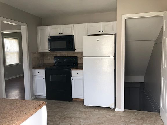 4th image of 6618 Metcalf Ave