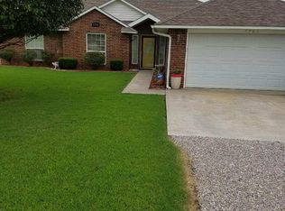 5701 Earl Dr, Shawnee, OK 74804