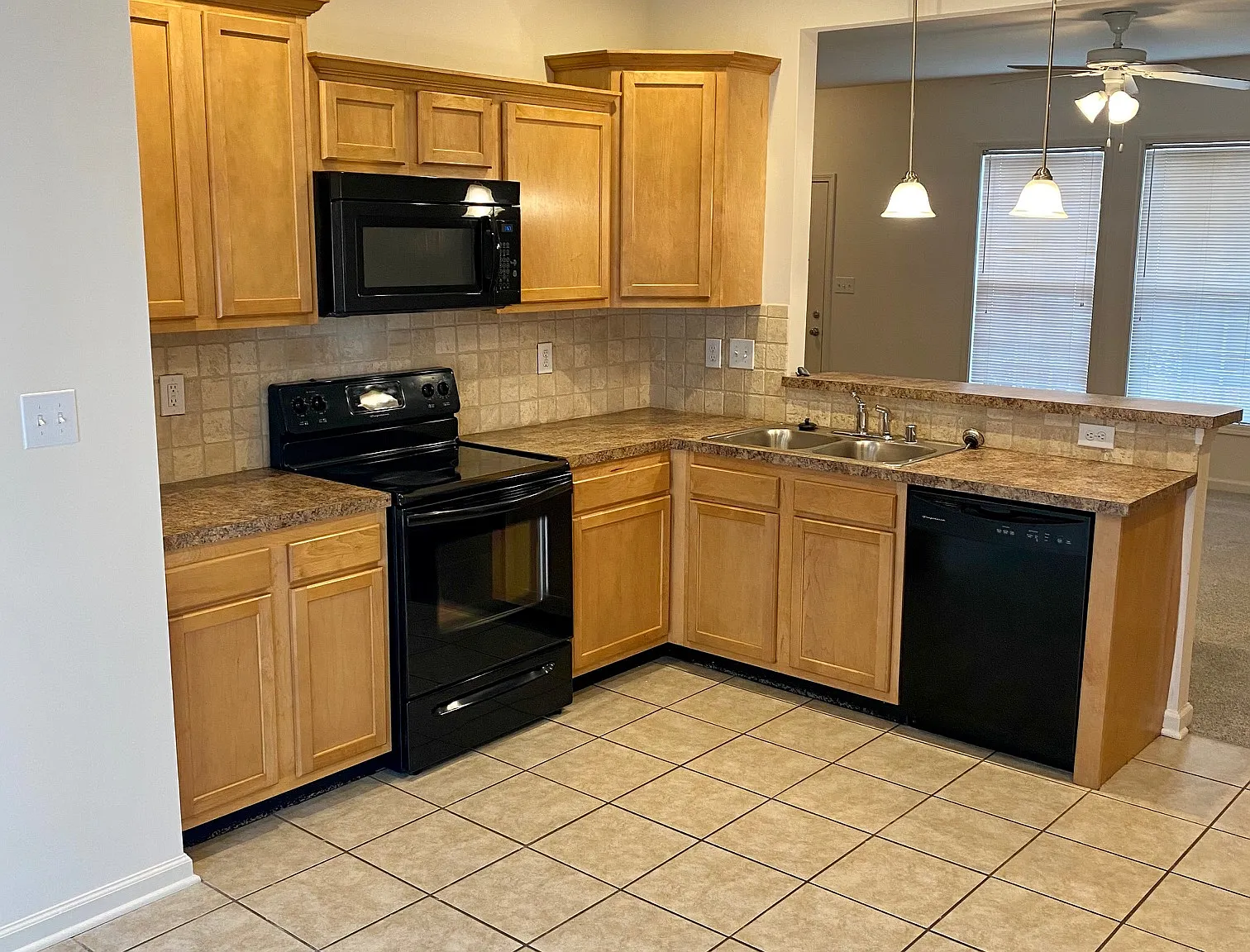 Waveland Townhomes — Photo 4