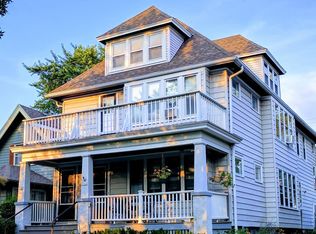 3928 N Farwell Ave, Shorewood, WI 53211