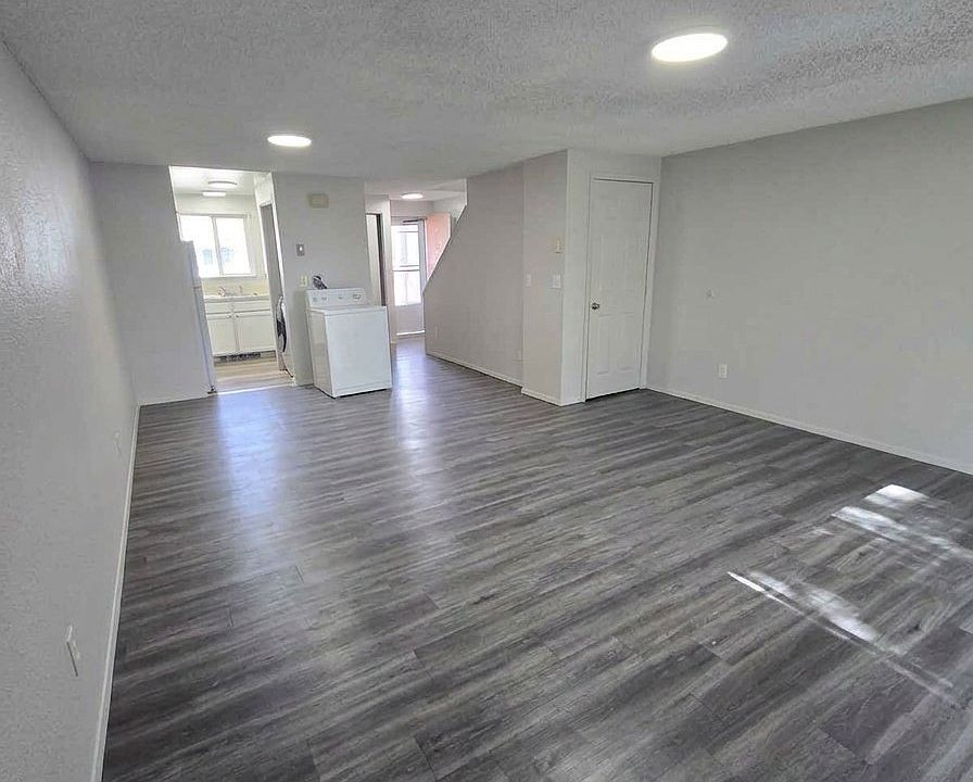 1st image of 827 Northview Cir